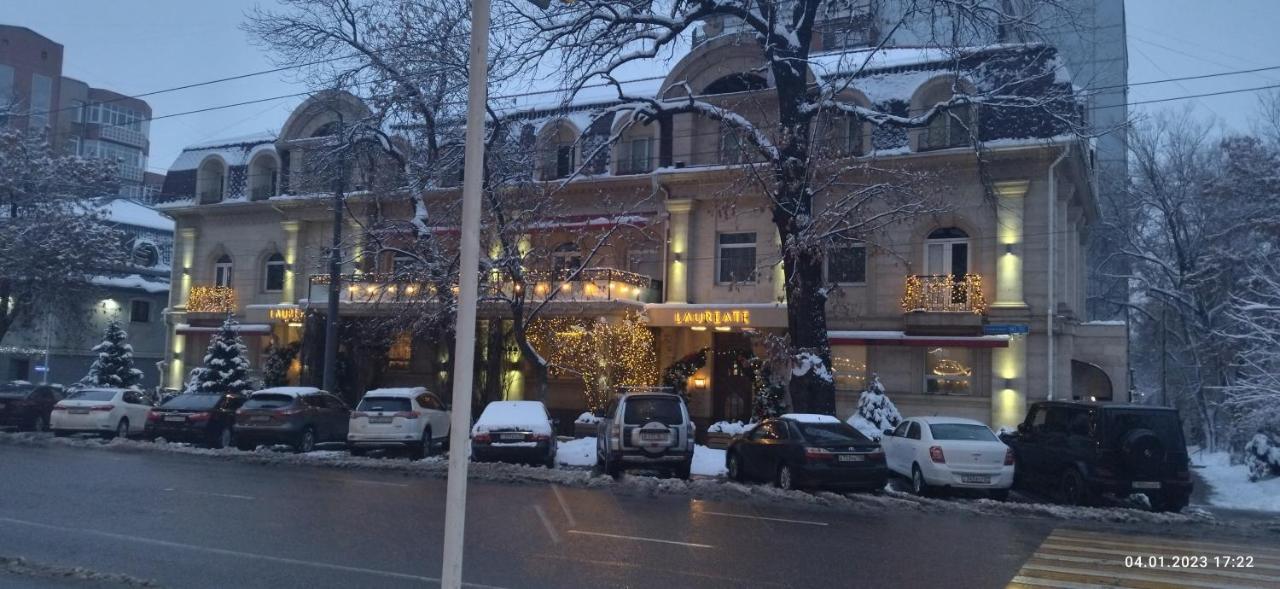 Apartment In A Guest House Almaty Exterior foto